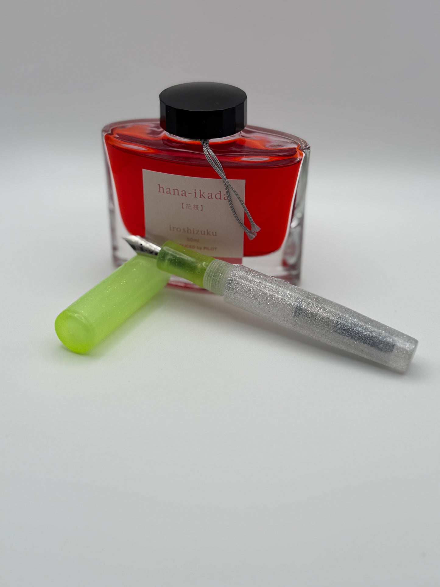 Resin Glitter with Glow in the Dark Cap Fountain Pen