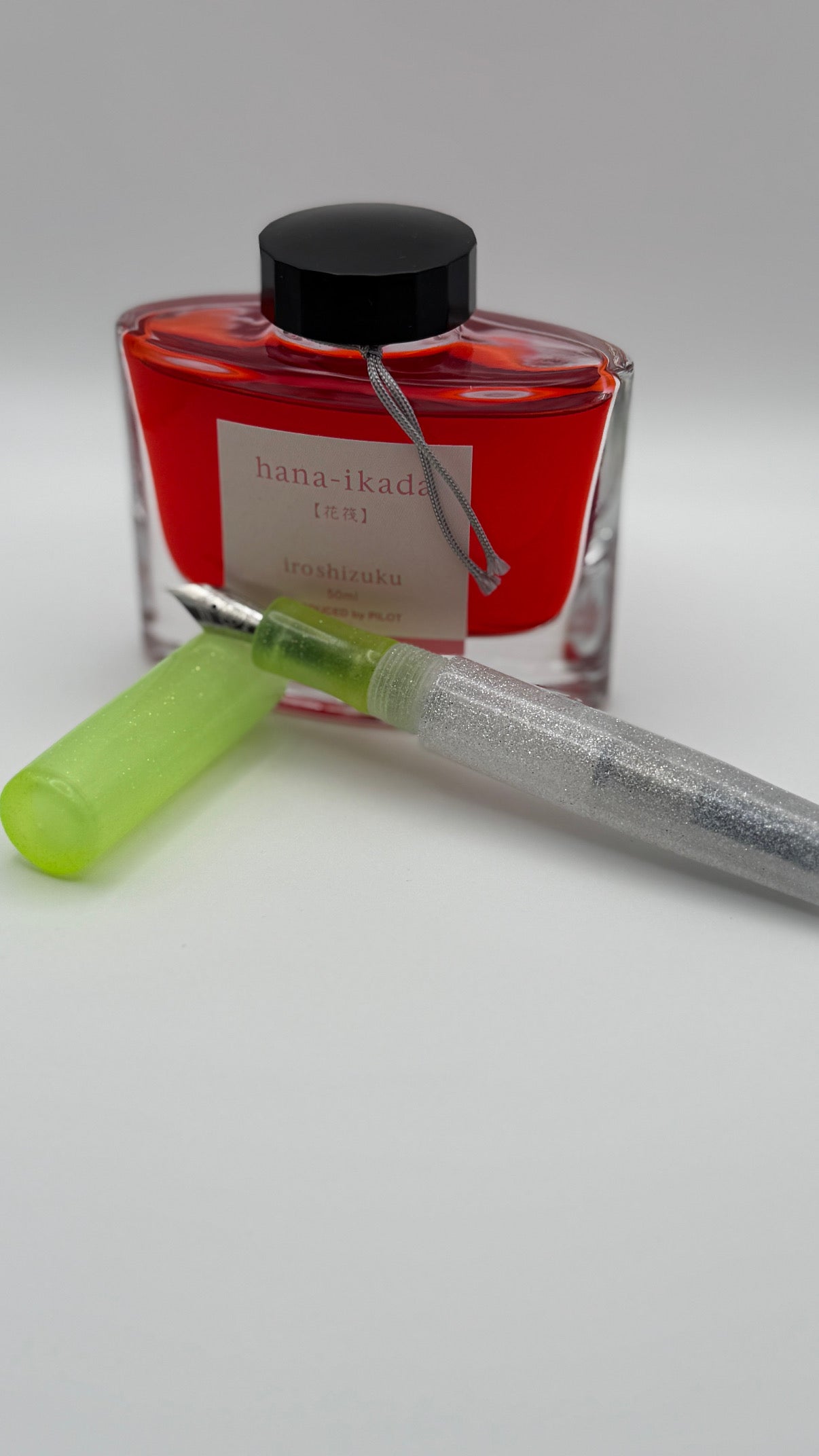 Resin Glitter with Glow in the Dark Cap Fountain Pen